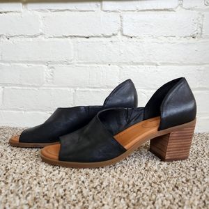 Lucky Brand Black Heeled Sandals size 10